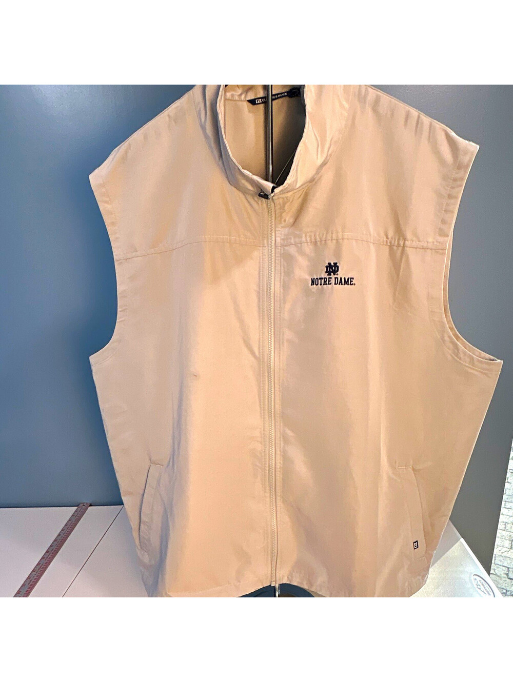 Cutter & Buck Notre Dame Fighting Irish Full Zip Vest 2XL Beige